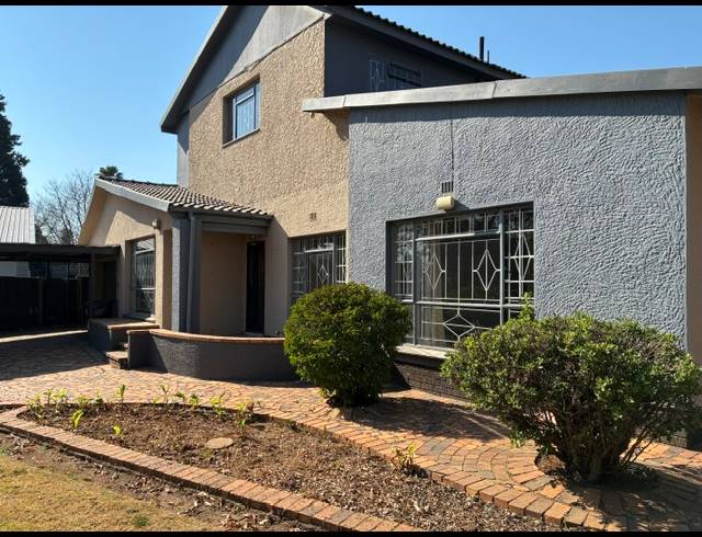 5 BEDROOM HOUSE FOR SALE IN HURLYVALE